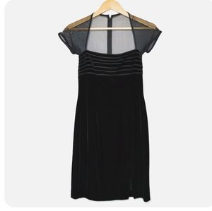 TADASHI Women's Black Cocktail Party Dress Size 4 Cut5262 Style192424S
